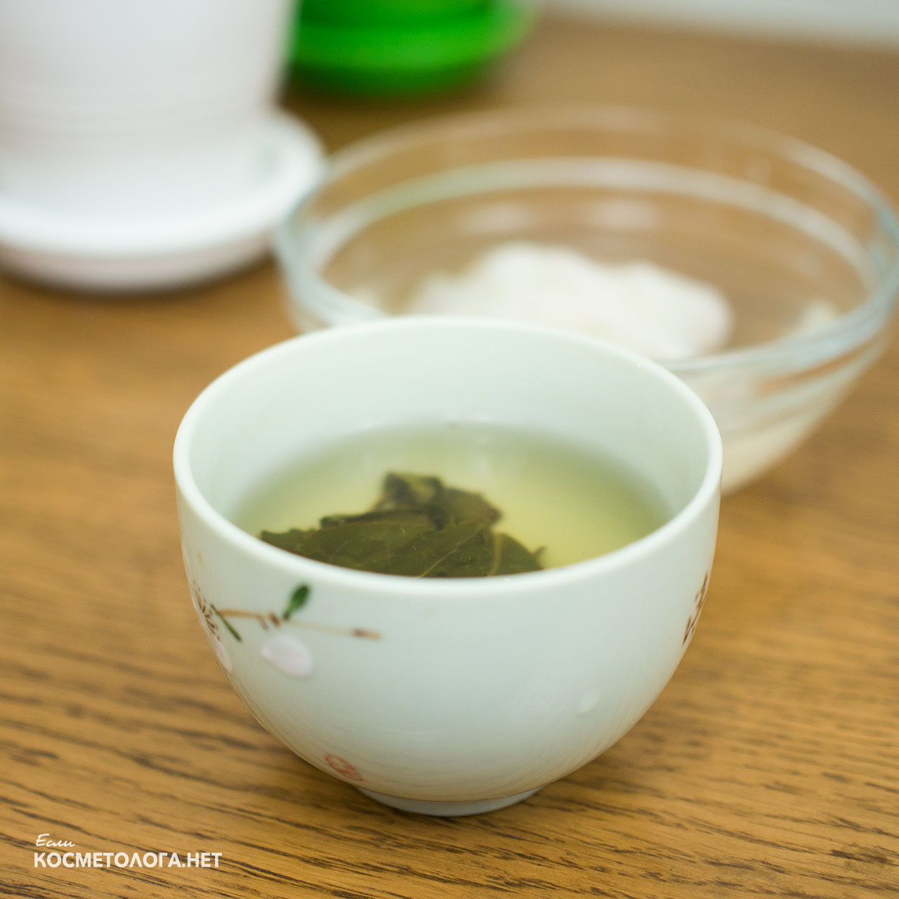 Используйте качественный листовой зелёный чай, чтобы получить от маски хороший эффект
